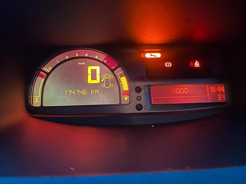 Gebraucht Renault Modus 75 PS (55 kW) 2008 Silber Van / Kleinbus