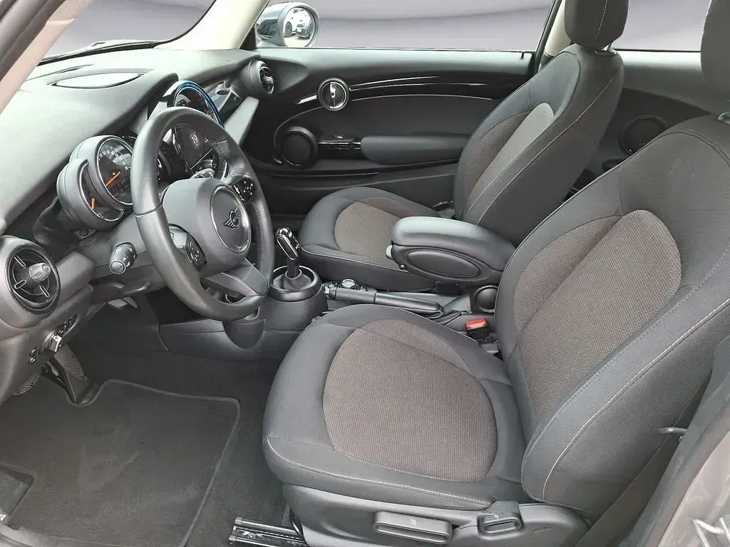 Gebraucht Mini Cooper Essential 136 PS (100 kW) 2023 Silber Kleinwagen