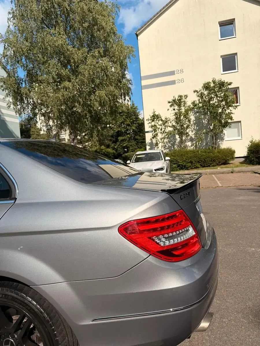 Gebraucht Mercedes C250 204 PS (150 kW) 2011 Grau Limousine