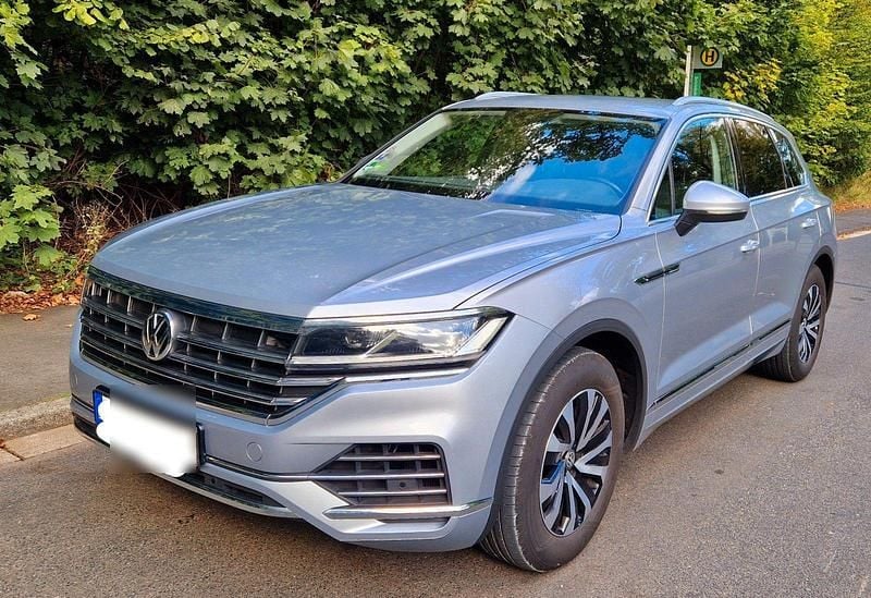 Silber Gebraucht 2019 VW Touareg SUV | 35.400 € (Superpreis) - Bild 1/4