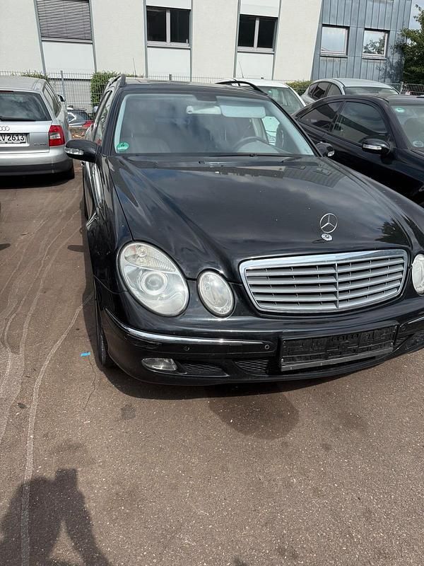 Schwarz Gebraucht 2003 Mercedes E320 Kombi | 3.500 € (Etwas zu teuer) - Bild 1/4