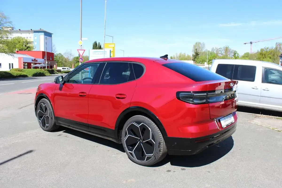 Używany Ford Capri 250 kW (340 KM) 2024 Czerwony SUV