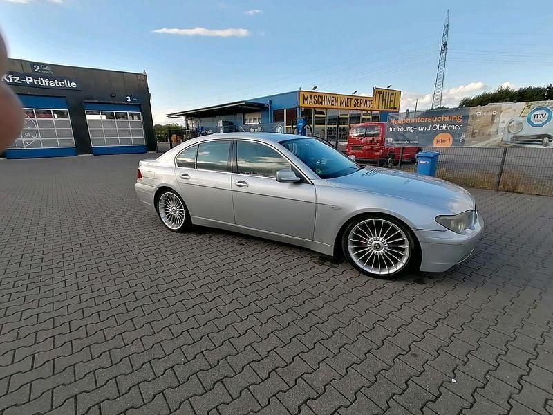 Silber Gebraucht 2003 BMW 730 Limousine | 2.500 € (Fairer Preis) - Bild 1/4