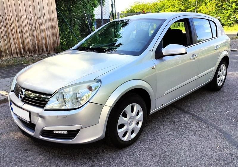 Gebraucht Opel Astra Elegance 125 PS (91 kW) 2004 Silber Limousine