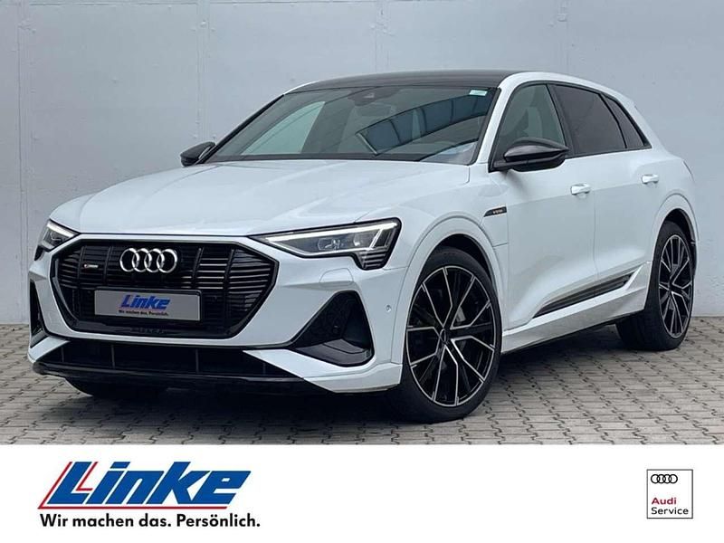 Gletscherweiß metallic Gebraucht 2022 Audi e-tron S-Line SUV | 49.790 € (Teuer) - Bild 1/4