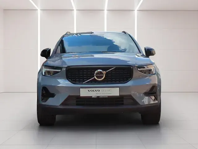 Gebraucht Volvo XC40 Plus 163 PS (119 kW) 2022 Grau SUV