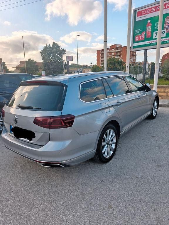 Gebraucht VW Passat Elegance 150 PS (110 kW) 2021 Silber Kombi
