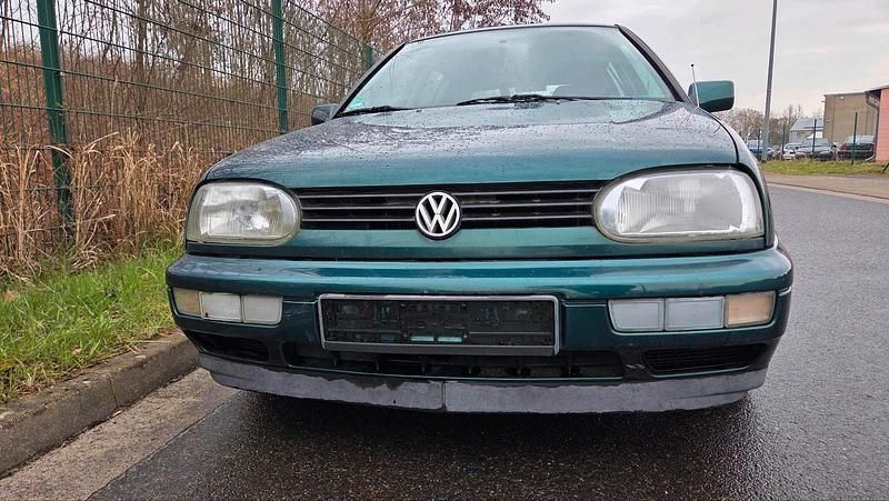 Gebraucht VW Golf III 75 PS (55 kW) 1997 Grün Kleinwagen