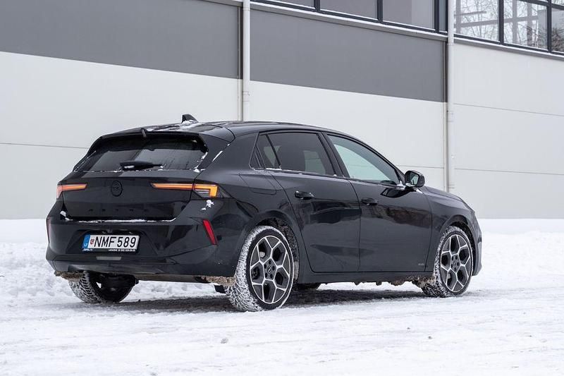 Gebraucht Opel Astra Ultimate 131 PS (96 kW) 2022 Schwarz Limousine