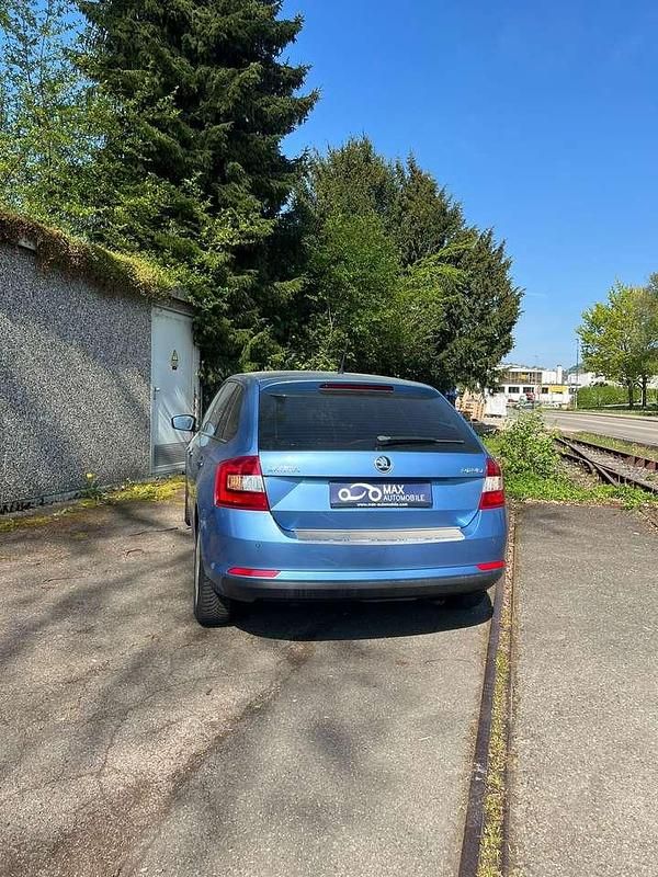 Gebraucht Skoda Rapid Ambition 105 PS (77 kW) 2015 Denimblau metallic Kleinwagen