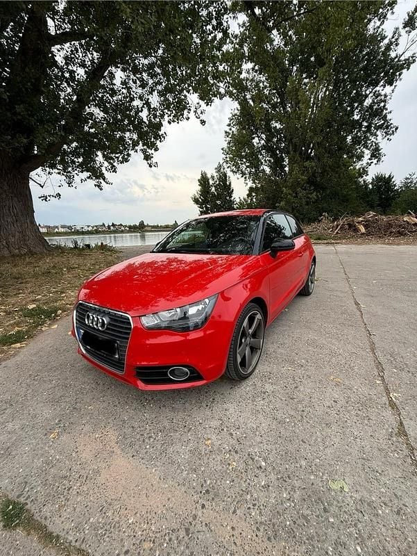 Rot Gebraucht 2013 Audi A1 S-Line Kleinwagen | 9.000 € (Guter Preis) - Bild 1/4