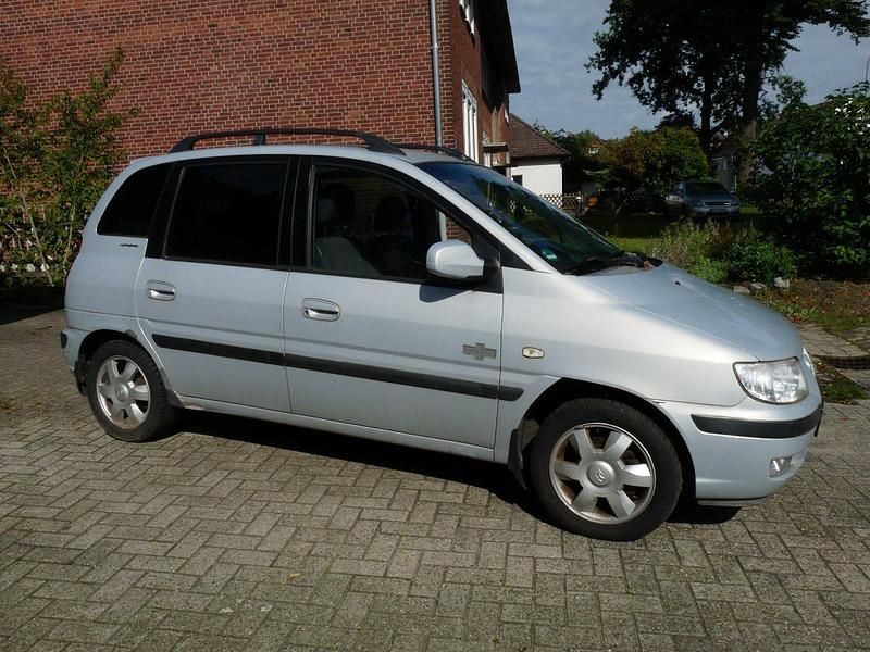 Grau Gebraucht 2004 Hyundai Matrix Van / Kleinbus | 750 € (Guter Preis) - Bild 1/4