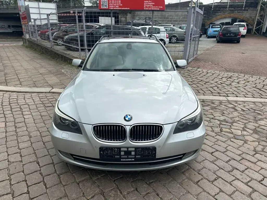 Gebraucht BMW 523 Advantage 190 PS (139 kW) 2011 Silber Limousine