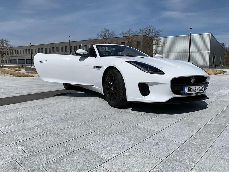 Gebraucht Jaguar F-Type R-Dynamic 300 PS (220 kW) 2018 Weiß Cabrio