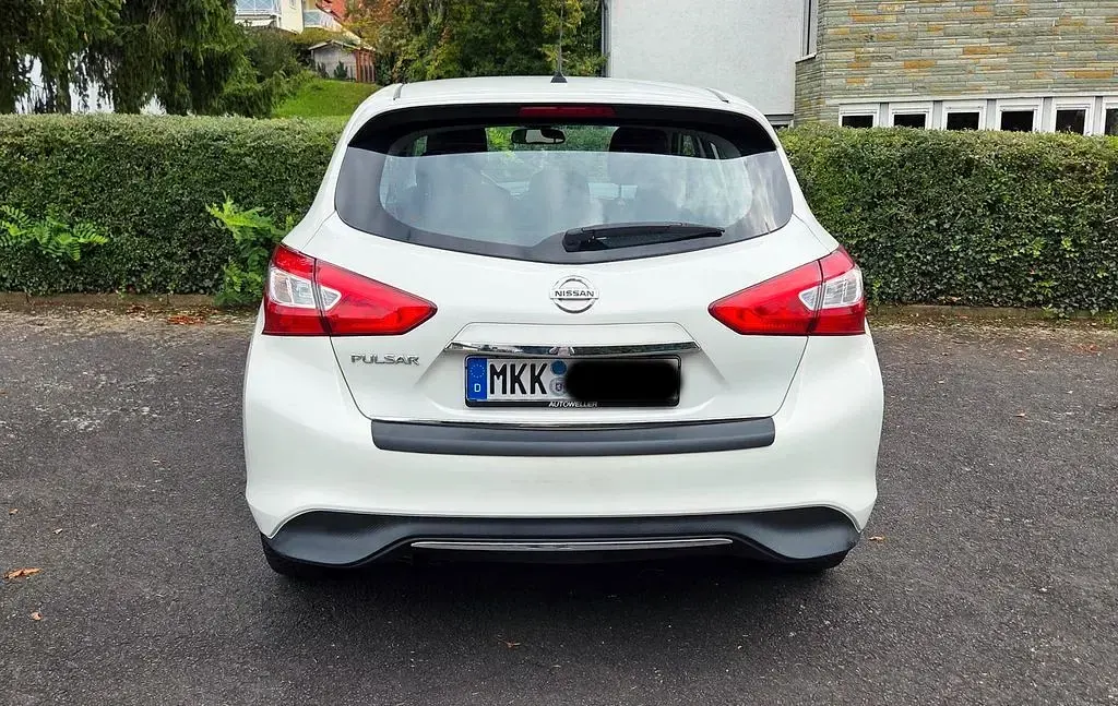 Gebraucht Nissan Pulsar Acenta 116 PS (85 kW) 2015 Weiß Kleinwagen
