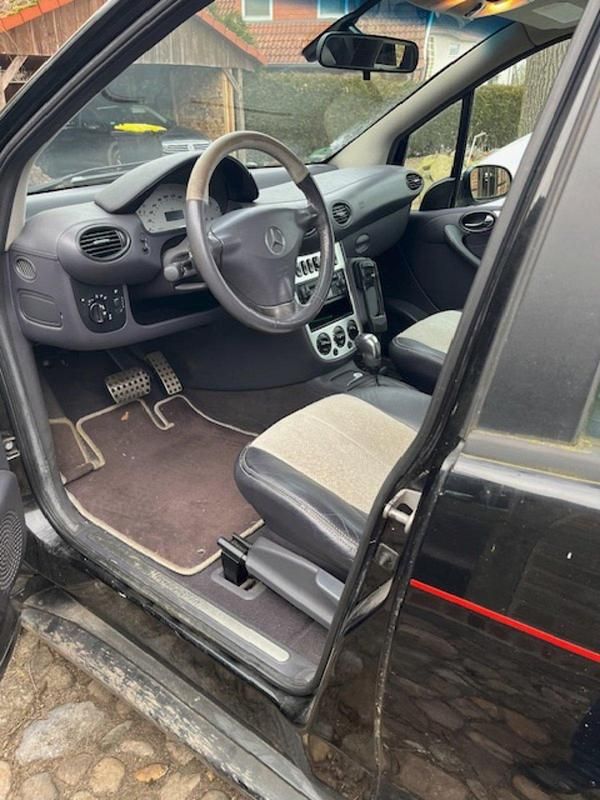 Gebraucht Mercedes A210 AMG 140 PS (102 kW) 2002 Schwarz Kleinwagen