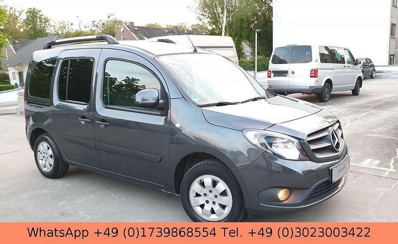 Grau Gebraucht 2019 Mercedes Citan 111 Kombi | 14.200 € (Etwas zu teuer) - Bild 1/4