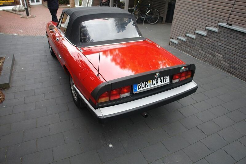 Rot Gebraucht 1989 Alfa Romeo Spider Cabrio | 11.500 € - Bild 1/4