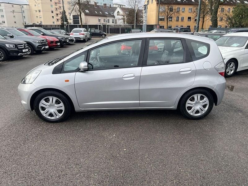 Gebraucht Honda Jazz Trend 90 PS (66 kW) 2011 Silber Kleinwagen