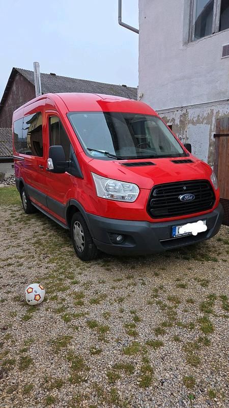 Gebraucht Ford Transit 105 PS (77 kW) 2017 Rot Van / Kleinbus