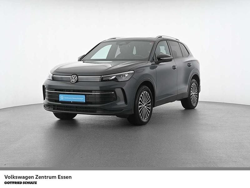 Grau Gebraucht 2025 VW Tiguan Goal SUV | 46.980 € (Superpreis) - Bild 1/4