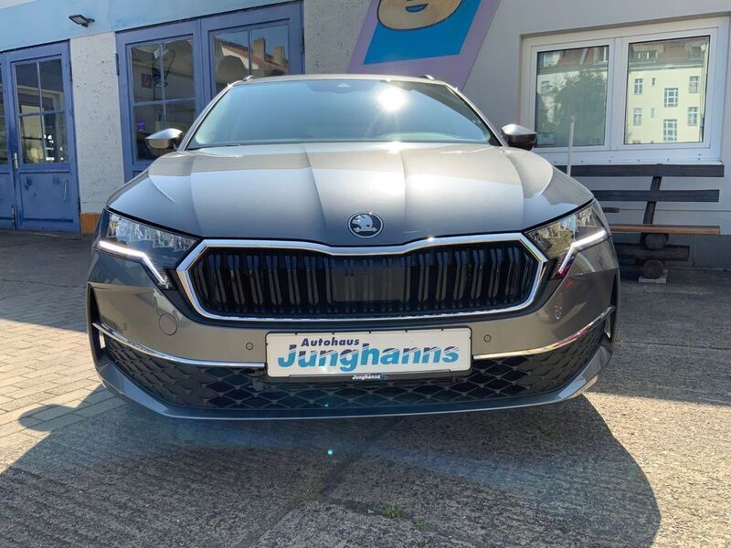 Grau Gebraucht 2024 Skoda Octavia Selection Kombi | 27.990 € (Guter Preis) - Bild 1/4