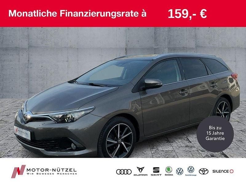 Grau Gebraucht 2017 Toyota Auris Edition Limousine | 11.830 € (Fairer Preis) - Bild 1/4