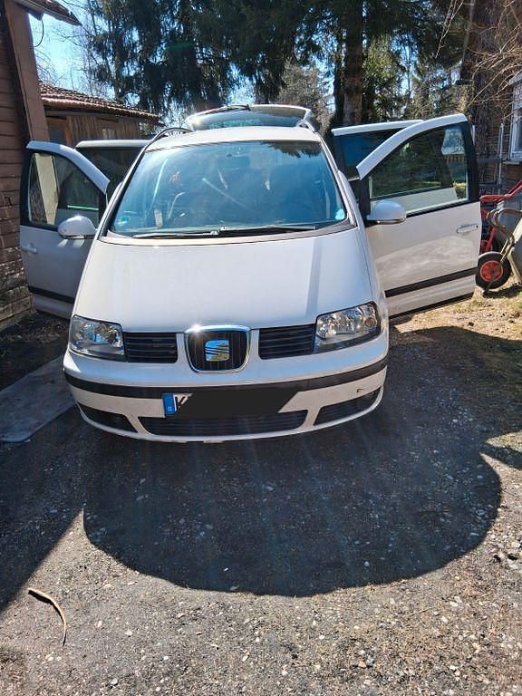 Gebraucht Seat Alhambra Reference 140 PS (102 kW) 2009 Weiß Van / Kleinbus