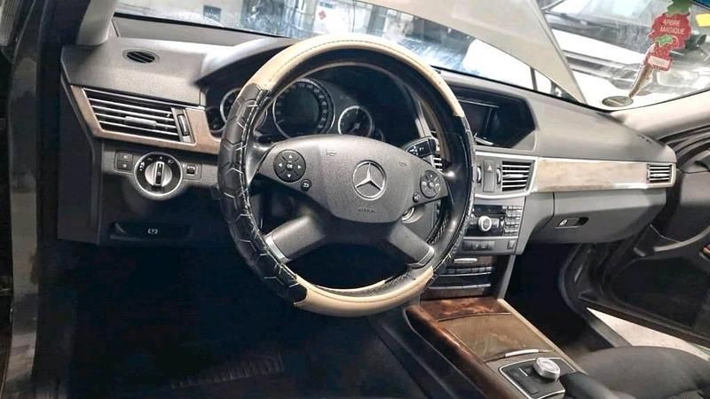 Second-hand Mercedes E300 232 CP (170 kW) 2011 Gri Berlinǎ
