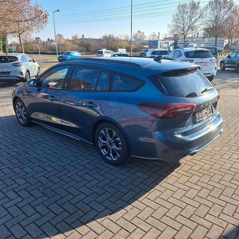 Gebraucht Ford Focus ST-Line X 116 PS (85 kW) 2024 Chromablaumetallic Kombi
