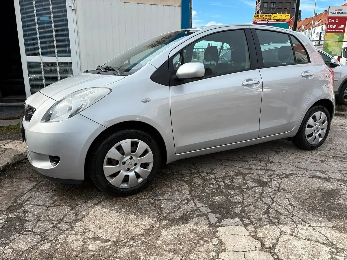 Gebraucht Toyota Yaris Sol 87 PS (63 kW) 2006 Silber Kleinwagen