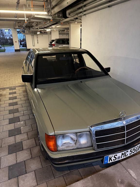 Gebraucht Mercedes 190 90 PS (66 kW) 1983 Grün Limousine