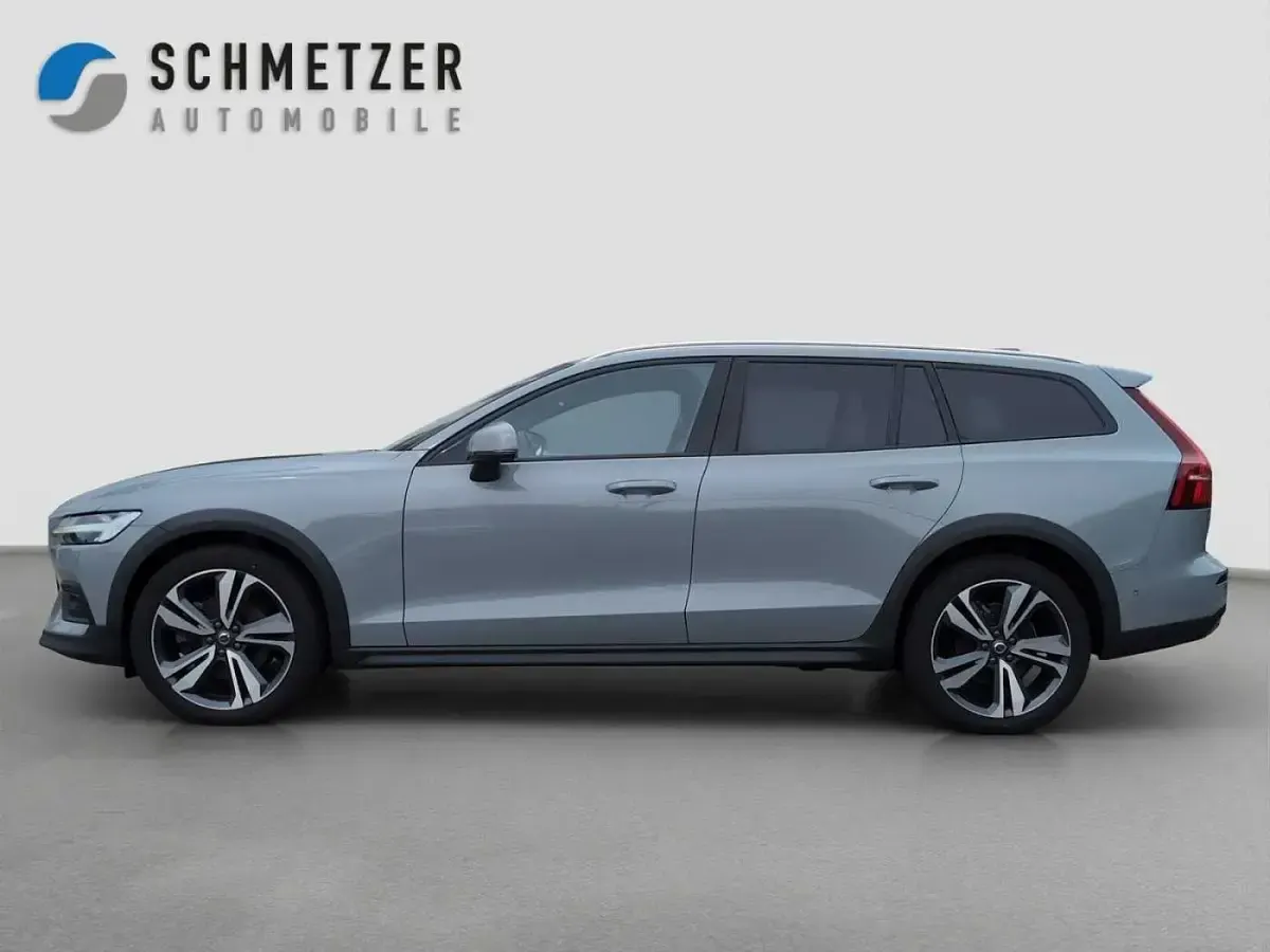 Gebraucht Volvo V60 CC 145 PS (106 kW) 2024 Kombi