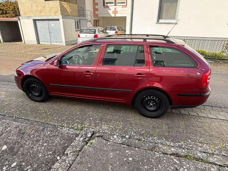Rot Gebraucht 2008 Skoda Octavia Kombi | 2.950 € (Superpreis) - Bild 1/4