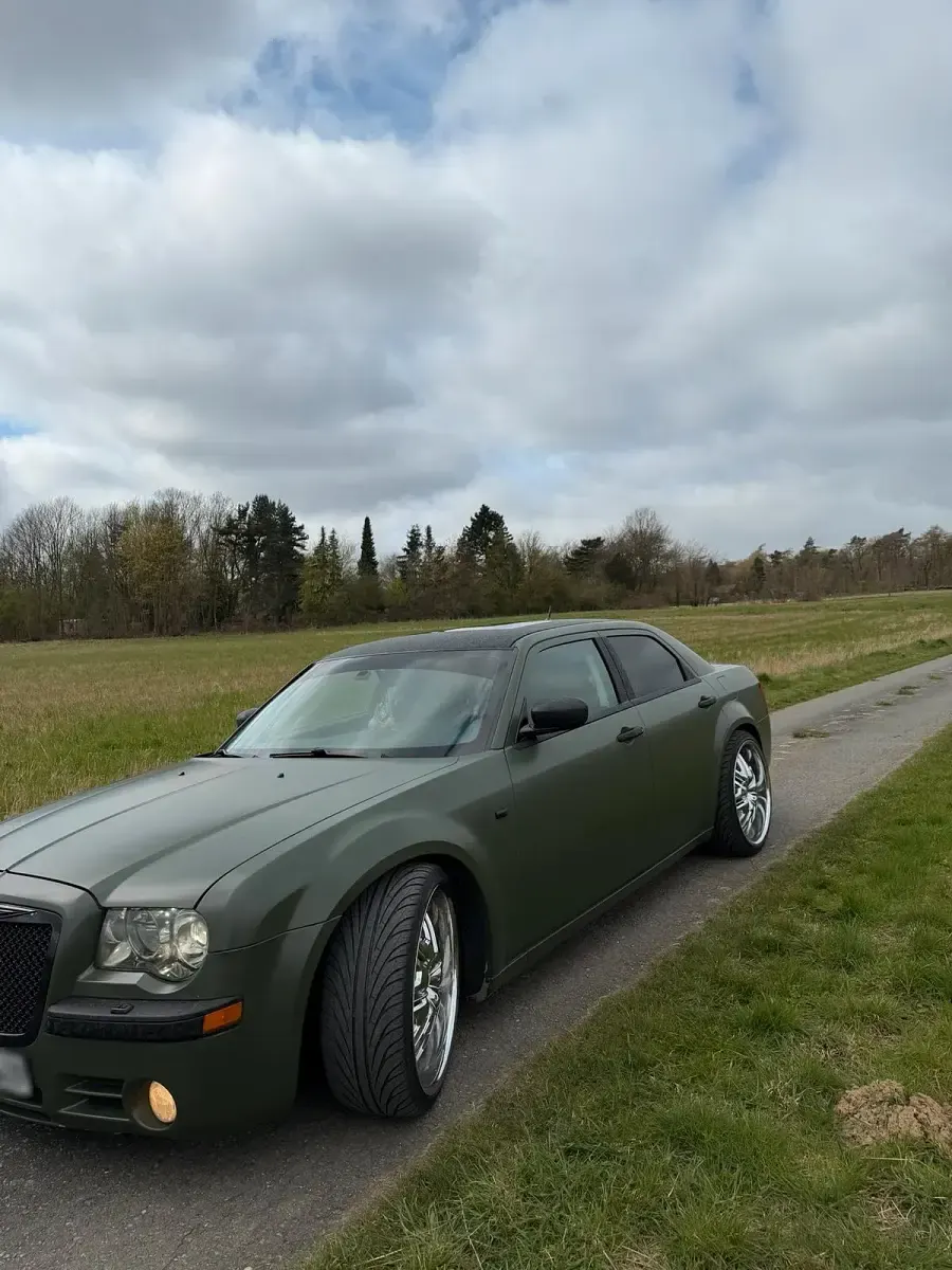 Gebraucht Chrysler 300C 218 PS (160 kW) 2010 Grün Limousine
