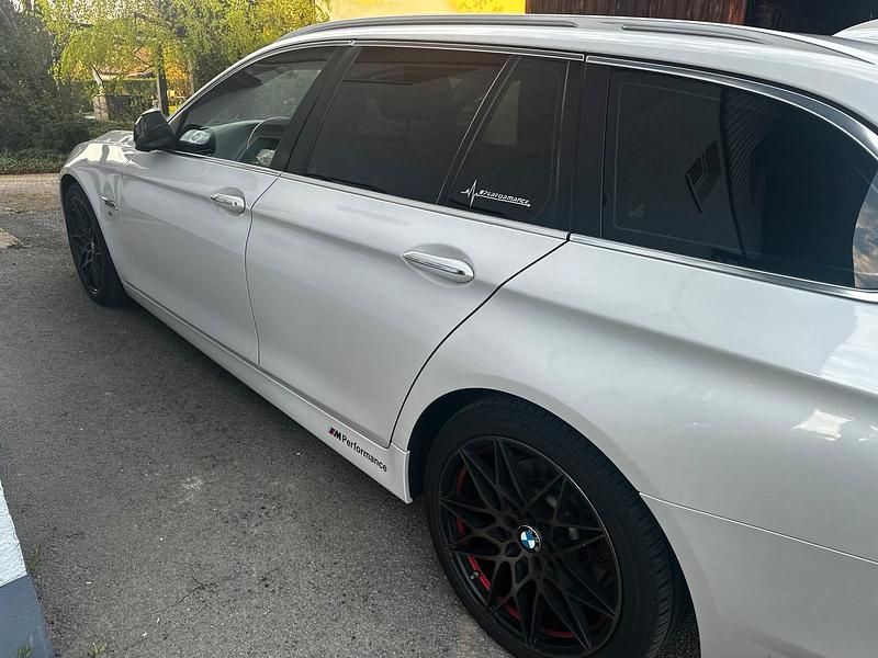 Second-hand BMW 520 140 CP (102 kW) 2015 Alb Berlinǎ