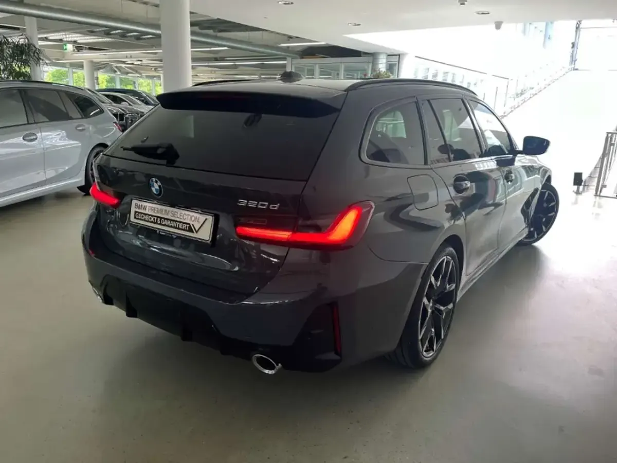 Gebraucht BMW 320 M Sport 190 PS (139 kW) 2025 Grau Kombi