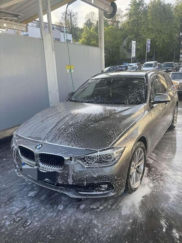 Gebraucht 2017 BMW 318 Limousine | 13.000 € (Teuer) - Bild 1/2