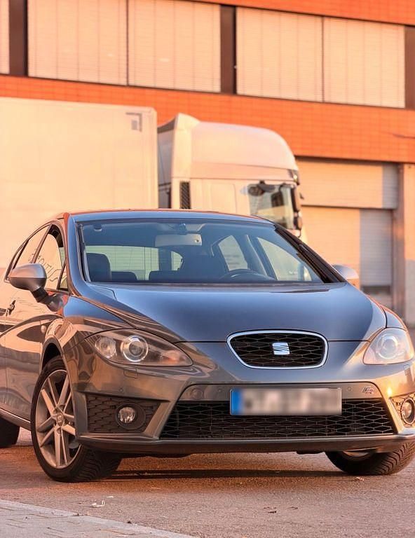 Gebraucht Seat Leon FR 160 PS (117 kW) 2012 Grau Limousine