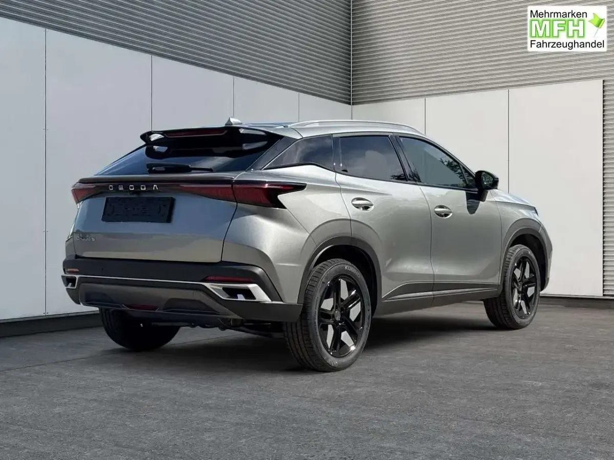 Neu Omoda 5 147 PS (108 kW) 2026 Silber SUV