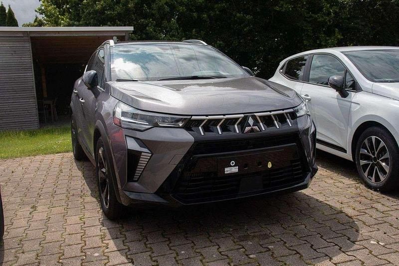 Grau Neu 2025 Mitsubishi ASX Edition SUV | 33.690 € (Etwas zu teuer) - Bild 1/4