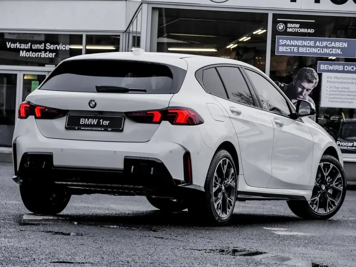 Neu BMW 120 M Sport 156 PS (114 kW) 2025 Weiß Kleinwagen