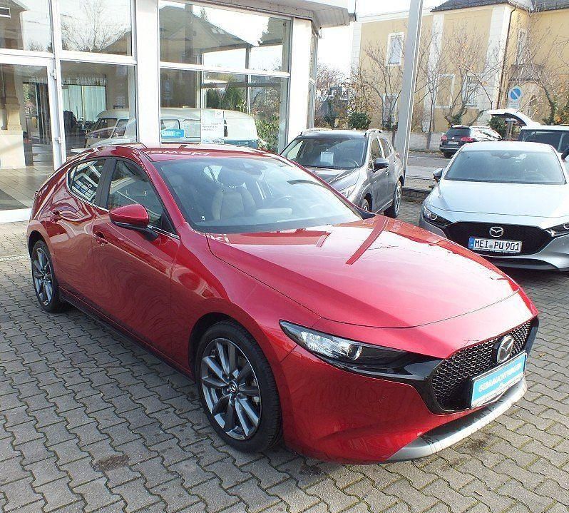 Gebraucht Mazda 3 Selection 122 PS (89 kW) 2022 Soul red crystal (metallic) Limousine