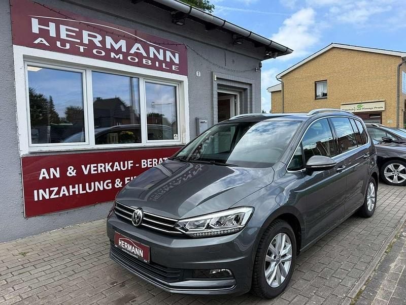 Indiumgrau Gebraucht 2019 VW Touran Highline Van / Kleinbus | 24.990 € (Guter Preis) - Bild 1/4