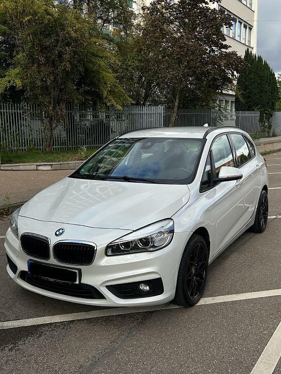 Gebraucht BMW 220 Active Tourer 192 PS (141 kW) 2016 Weiß Van / Kleinbus