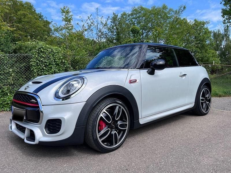 Silber Gebraucht 2018 Mini John Cooper Works Kleinwagen | 23.599 € - Bild 1/4