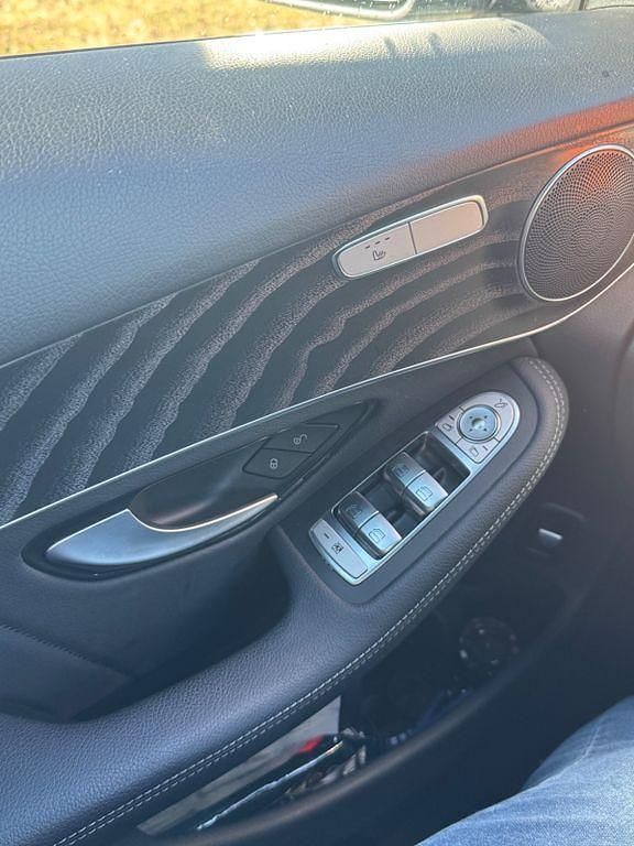 Gebraucht Mercedes GLC200 AMG 197 PS (144 kW) 2021 Schwarz SUV