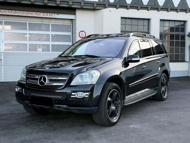 Schwarz Gebraucht 2007 Mercedes GL500 SUV | 7.999 € - Bild 1/4