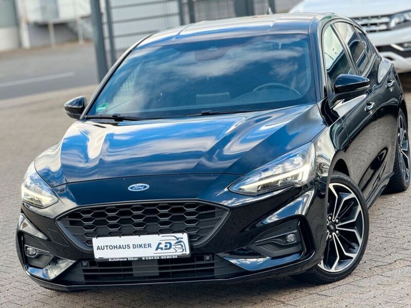 Schwarz Gebraucht 2019 Ford Focus ST-Line Limousine | 11.900 € (Teuer) - Bild 1/4