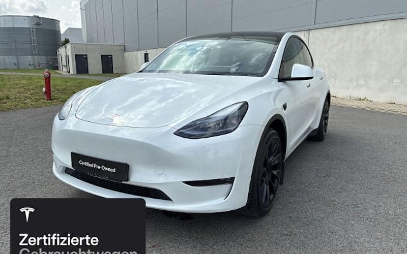 Weiß Gebraucht 2023 Tesla Model Y SUV | 41.500 € (Etwas zu teuer) - Bild 1/4
